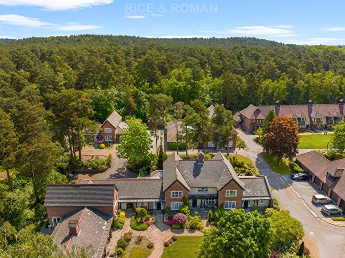 3 Bedroom Detached House For Sale In Mytchett Heath, Camberley, GU16