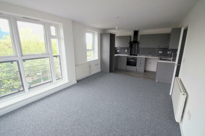 2 Bedroom Flat To Rent In Emerald Court, Southernhay Close, Basildon, SS14