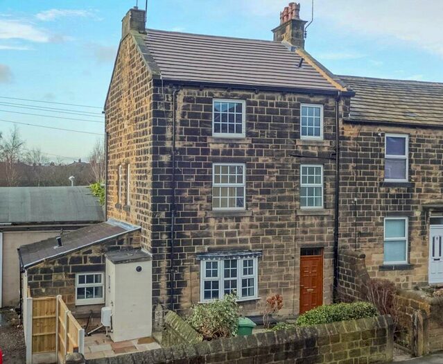 2 Bedroom End Of Terrace House To Rent In Henshaw Lane, Yeadon, Leeds, West Yorkshire, LS19