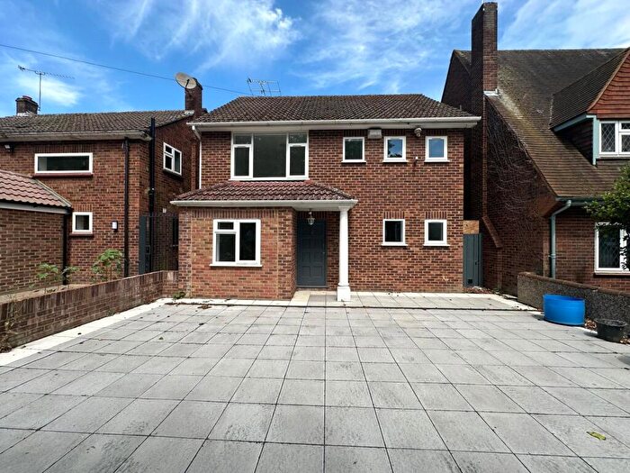 4 Bedroom Semi-Detached House To Rent In Upton Park Road, Slough, Berkshsire, SL1