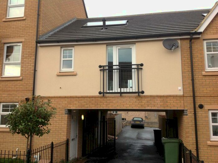 2 Bedroom Flat To Rent In Keating Road, NN18