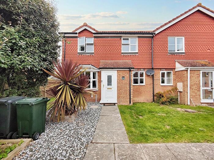 2 Bedroom End Of Terrace House For Sale In Hudson Close, Eastbourne, BN23