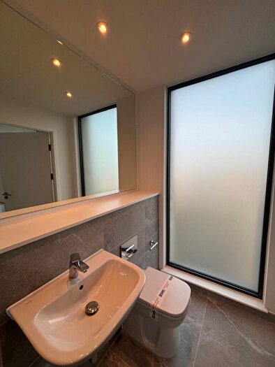 2 Bedroom Apartment To Rent In Victoria House, Great Ancoats Street, M4