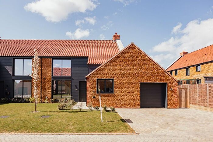 4 Bedroom Semi Detached House For Sale In Semi-Detached Houses, Jacobs Yard, Hunstanton, PE36