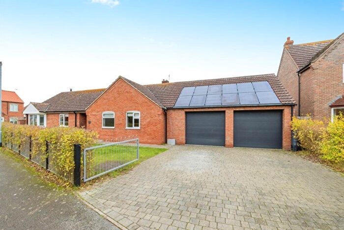 4 Bedroom Detached Bungalow For Sale In Lime Grove, Bassingham, Lincoln, LN5