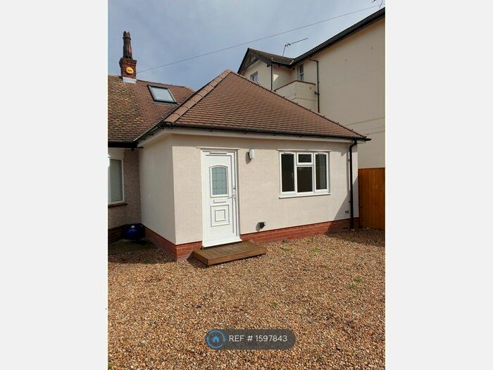 1 Bedroom Bungalow To Rent In Carlton Avenue, Greenhithe, DA9