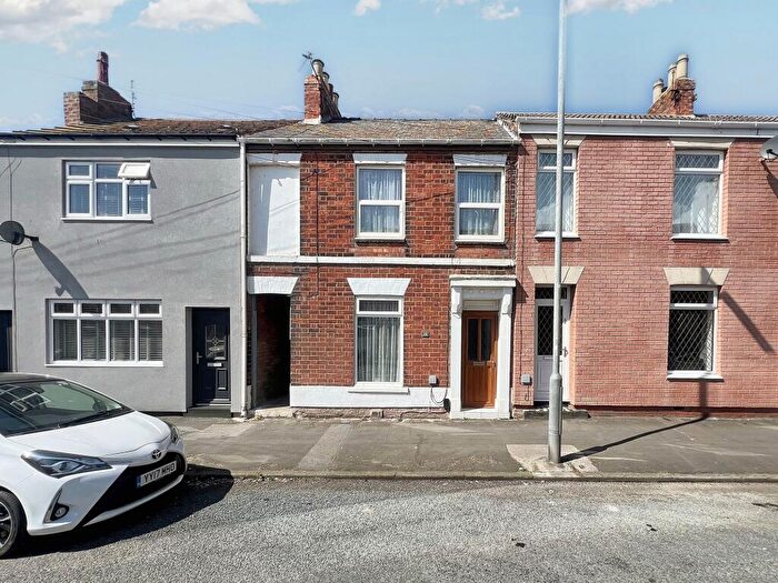 3 Bedroom Terraced House For Sale In Queen Street, Withernsea, HU19