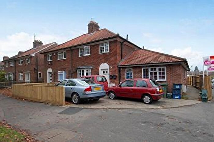 3 Bedroom Flat To Rent In Old Road, Headington, Hmo Ready Sharers, OX3