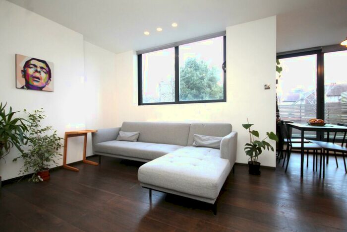 2 Bedroom Flat To Rent In Colney Hatch Lane, Muswell Hill, N10