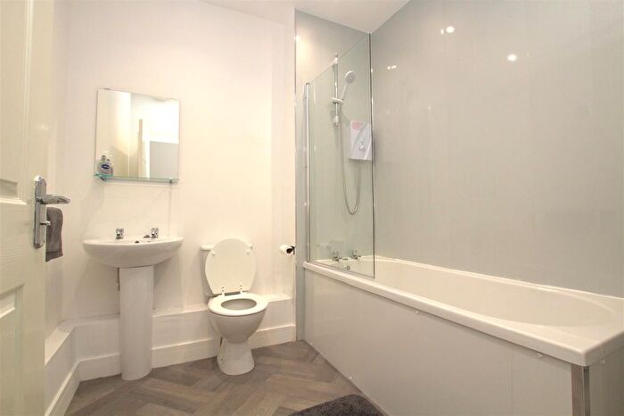 2 Bedroom Flat For Sale In Zetland Road, Loftus, Saltburn-By-The-Sea, TS13