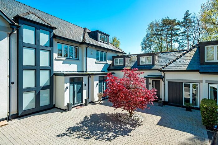 3 Bedroom House For Sale In Willowmead Drive, Prestbury, SK10