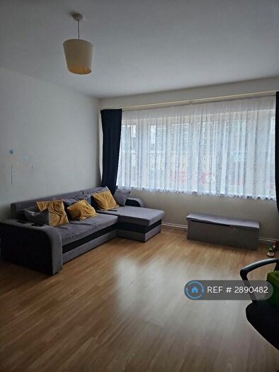 1 Bedroom Flat To Rent In Station Parade, Barking, IG11