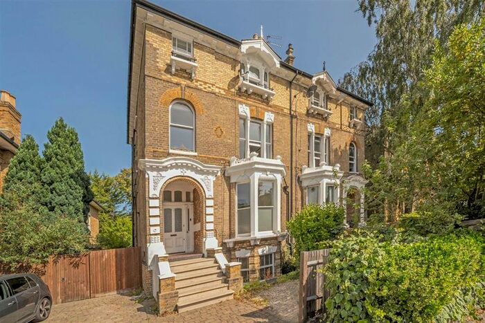 2 Bedroom Flat To Rent In Hampton Road, Teddington, TW11