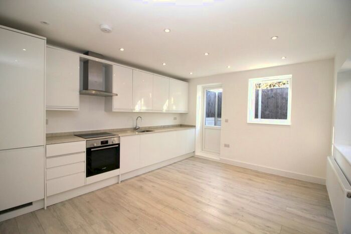 Studio To Rent In Hertford Road, Enfield, EN3