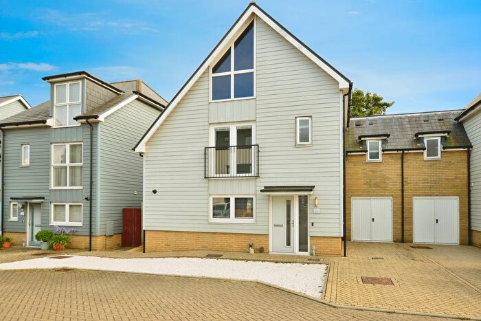 3 Bedroom Link Detached House For Sale In Trinity Drive, Folkestone, Kent, CT19