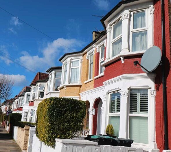 2 Bedroom Flat To Rent In Beresford Road, London, N8