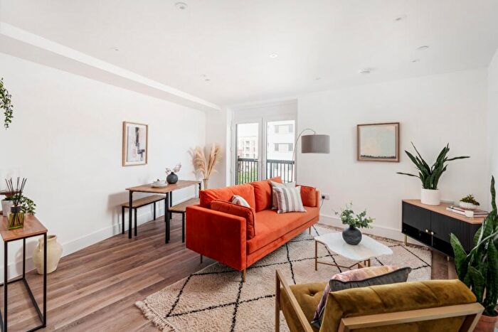 2 Bedroom Apartment For Sale In Gradino, Davigdor Road, Hove, BN3