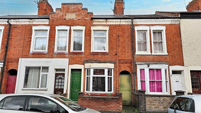 2 Bedroom Terraced House For Sale In Hawkesbury Road, Aylestone, LE2