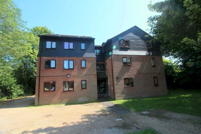 2 Bedroom Flat To Rent In Mill Road, Eastbourne, BN21