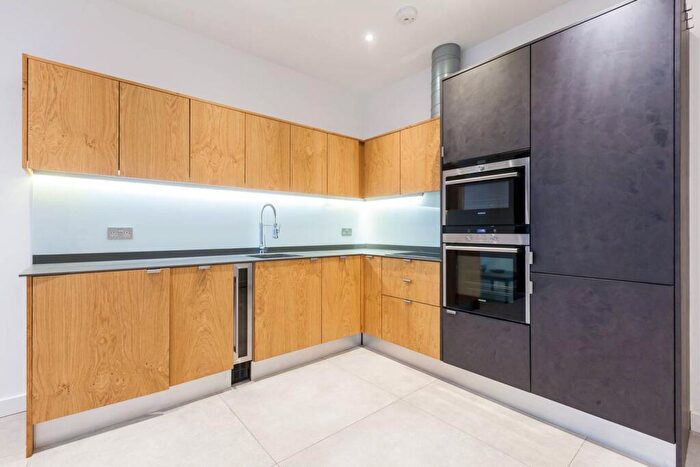 1 Bedroom Flat To Rent In The Denim Factory, Shoreditch, London, E1