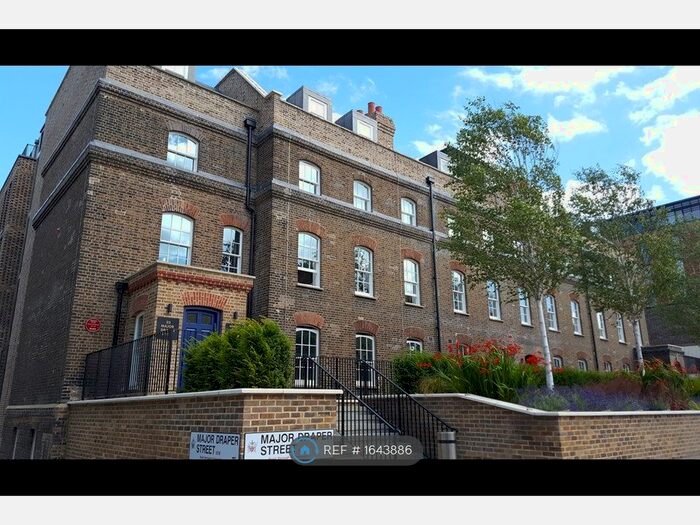 3 Bedroom Flat To Rent In Barracks Court, London, SE18
