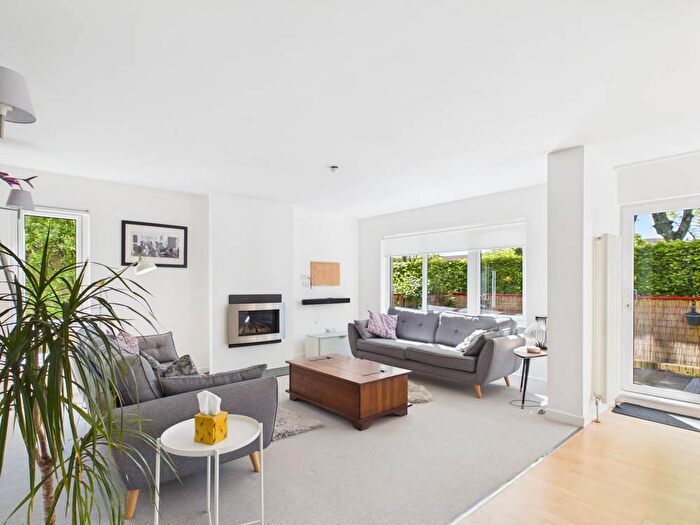 2 Bedroom Apartment To Rent In Rocheid Park, Edinburgh, Midlothian, EH4