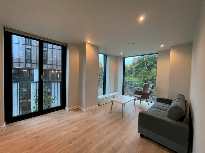 2 Bedroom Flat To Rent In Aspin Lane, Manchester, M4