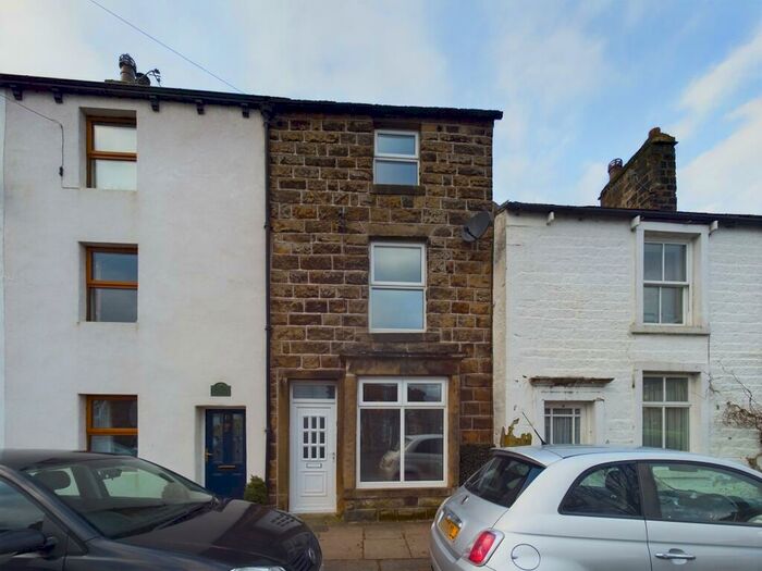 4 Bedroom Cottage To Rent In Elm Tree Square, Embsay, BD23