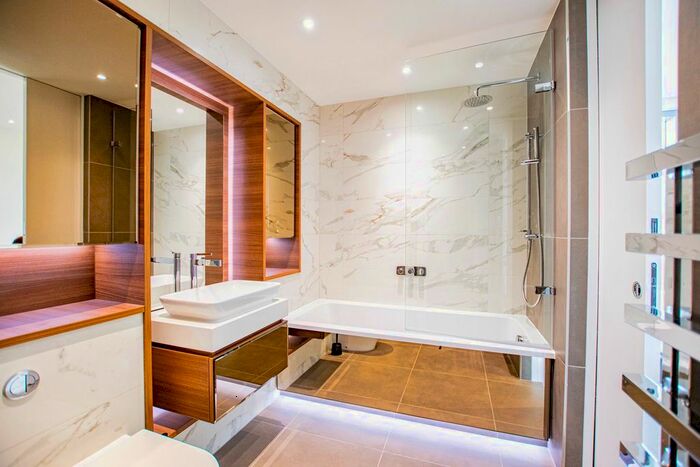 1 Bedroom Flat To Rent In Piazza Walk, London, E1