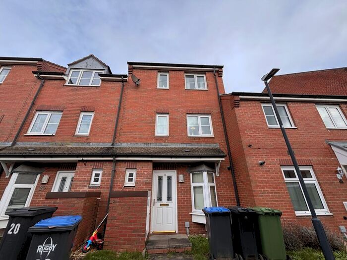 4 Bedroom House To Rent In Stowe Drive, Rugby, CV22