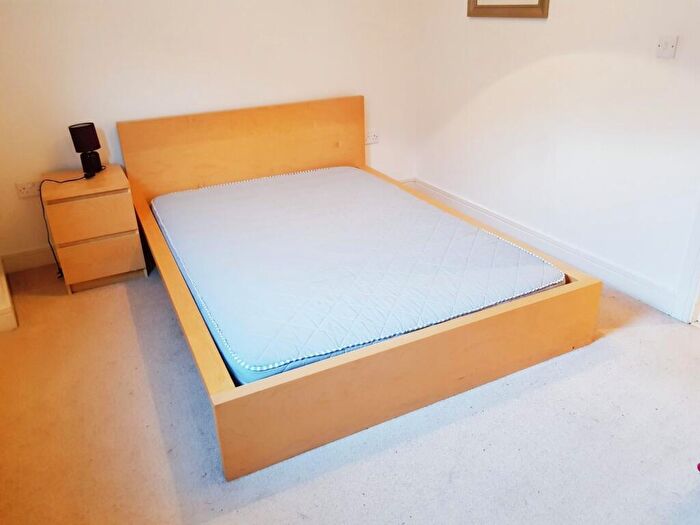 1 Bedroom Flat To Rent In Bowman Lane, Leeds, West Yorkshire, LS10
