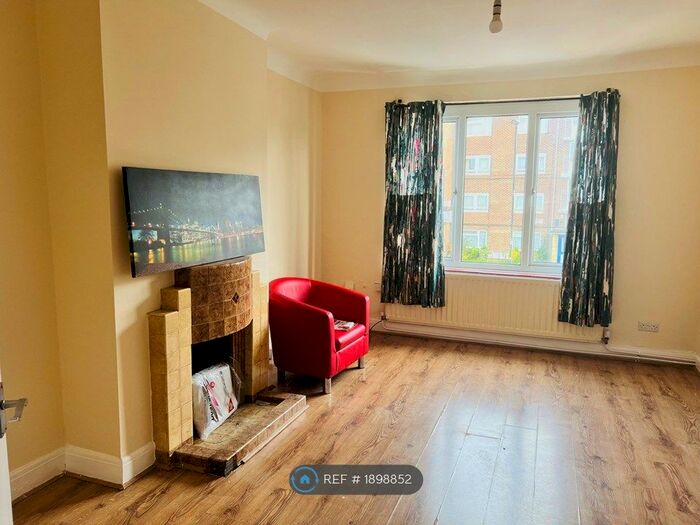 2 Bedroom Flat To Rent In Wimpson Lane, Southampton, SO16
