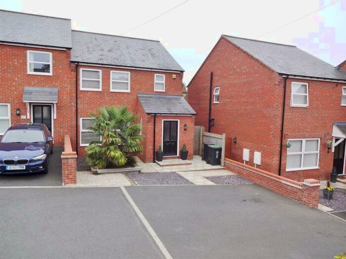 3 Bedroom Semi-Detached House To Rent In Newtown, Brigstock, NN14