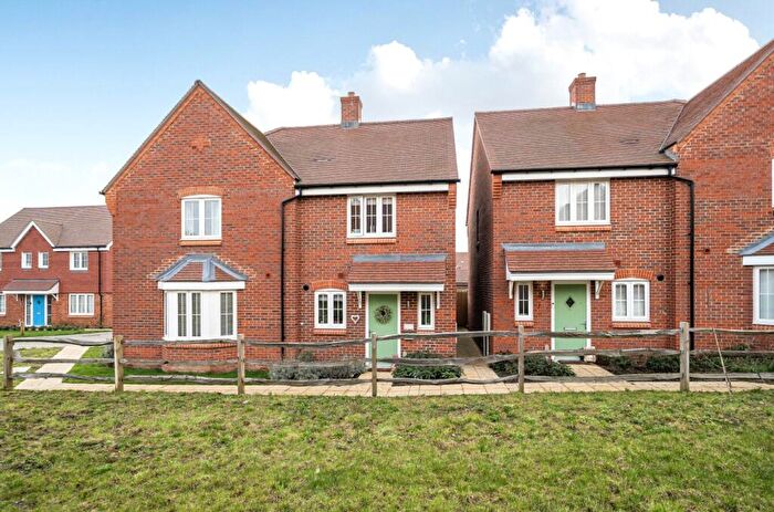 2 Bedroom Semi-Detached House For Sale In Leyscroftes Road, Ash, Surrey, GU12