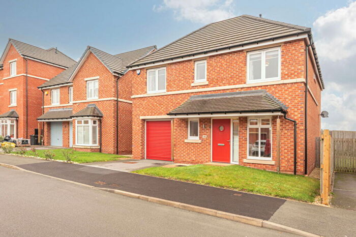 4 Bedroom Detached House For Sale In Leicester Square, Leeds, LS15