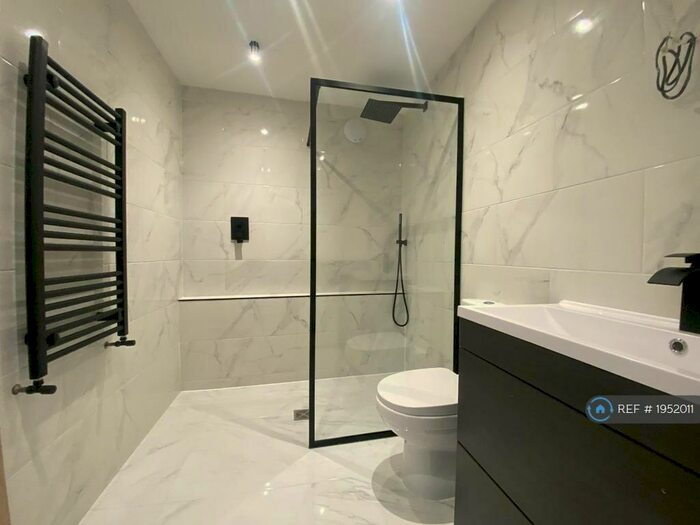 4 Bedroom Bungalow To Rent In Burroughes Avenue, Yeovil, BA21