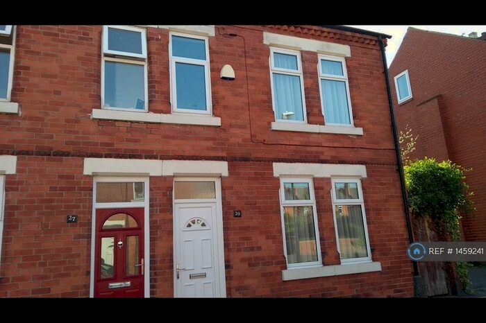3 Bedroom Semi-Detached House To Rent In Minerva Street, Nottingham, NG6
