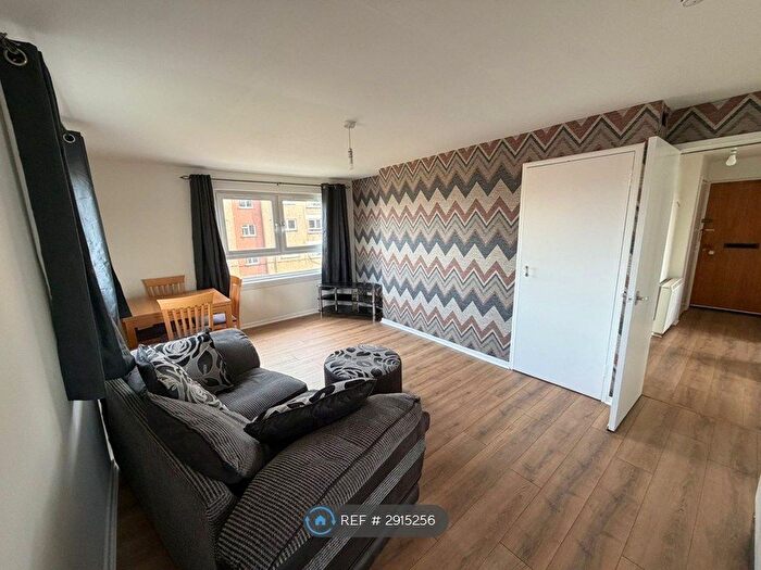 2 Bedroom Flat To Rent In Bailie Terrace, Edinburgh, EH15