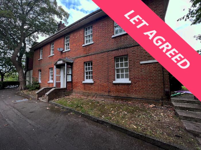 1 Bedroom Apartment To Rent In Mansbridge Road, Southampton, SO18