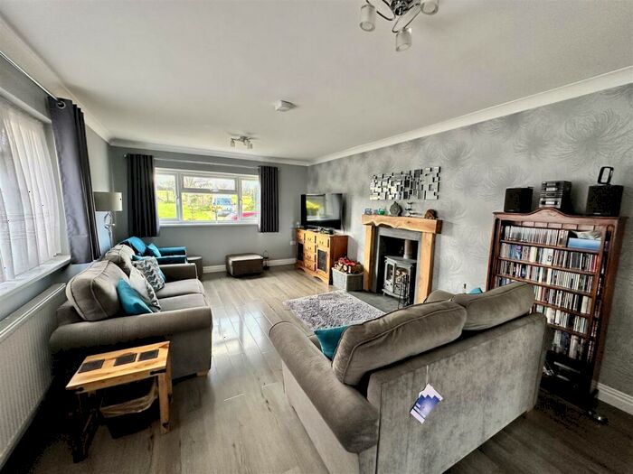 2 Bedroom Detached Bungalow For Sale In Rew Street, Gurnard, PO31