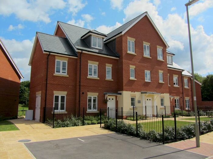 2 Bedroom Flat To Rent In Freemantle Road, Romsey, Hampshire, SO51