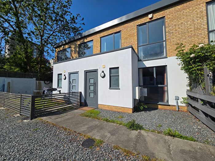 2 Bedroom Flat To Rent In Natasha Mews, Dulwich, SE15