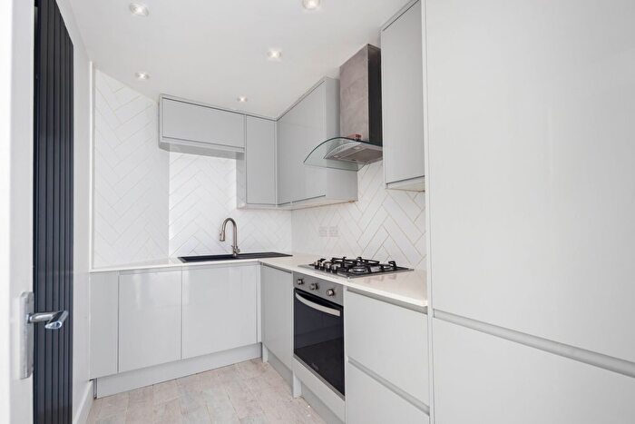2 Bedroom Flat To Rent In Green Street, London, E13