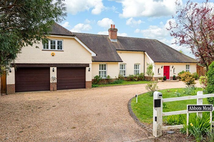 5 Bedroom Detached House For Sale In Carneles Green, Broxbourne, EN10