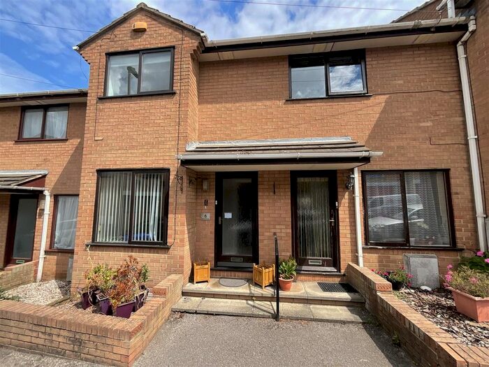 2 Bedroom Terraced House To Rent In Belvedere Terrace, Scarborough, YO11