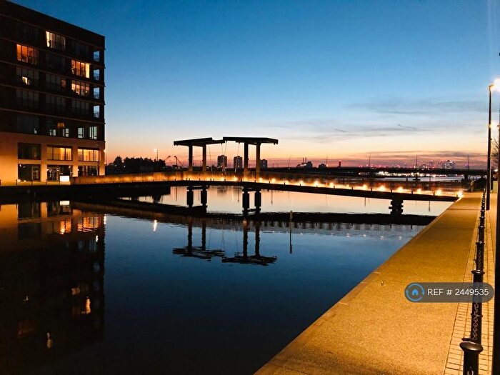 2 Bedroom Flat To Rent In Lock Side Way, London, E16