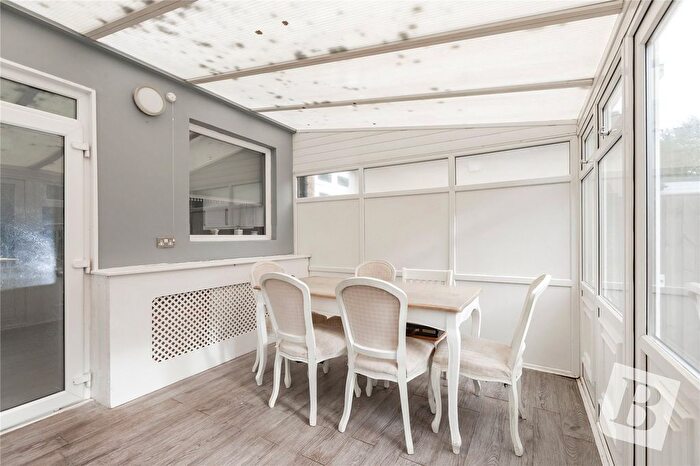 2 Bedroom Semi-detached House For Sale In Cross Road, Mawneys, Romford, RM7