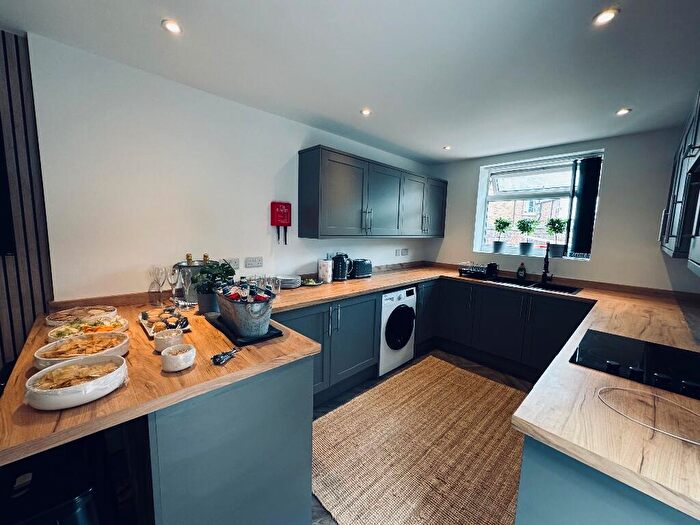 6 Bedroom Terraced House To Rent In House Share - Studio Rooms - Cheyney Road, Chester, CH1
