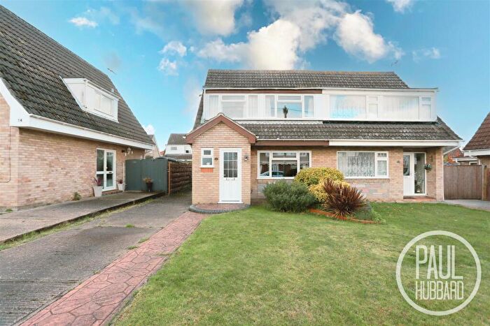 3 Bedroom Semi-Detached House For Sale In Edendale, Lowestoft, NR32