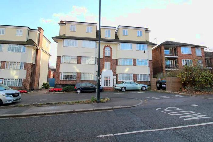 2 Bedroom Flat To Rent In Waverley Court, Windmill Hill, Enfield, EN2